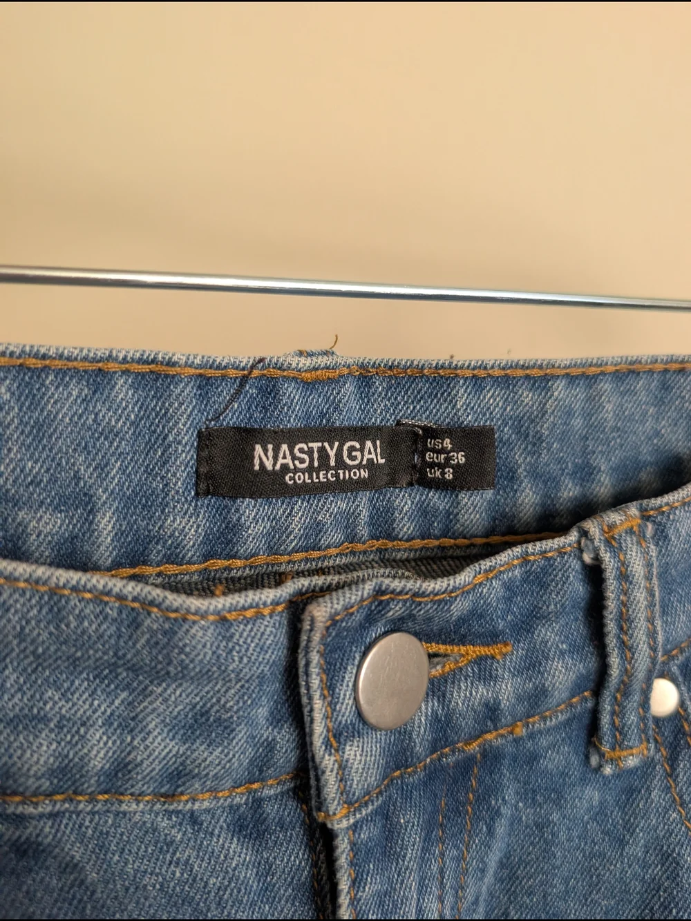 Classic High-Waist Wide-Leg Jeans in Blue - Picture 5 of 5